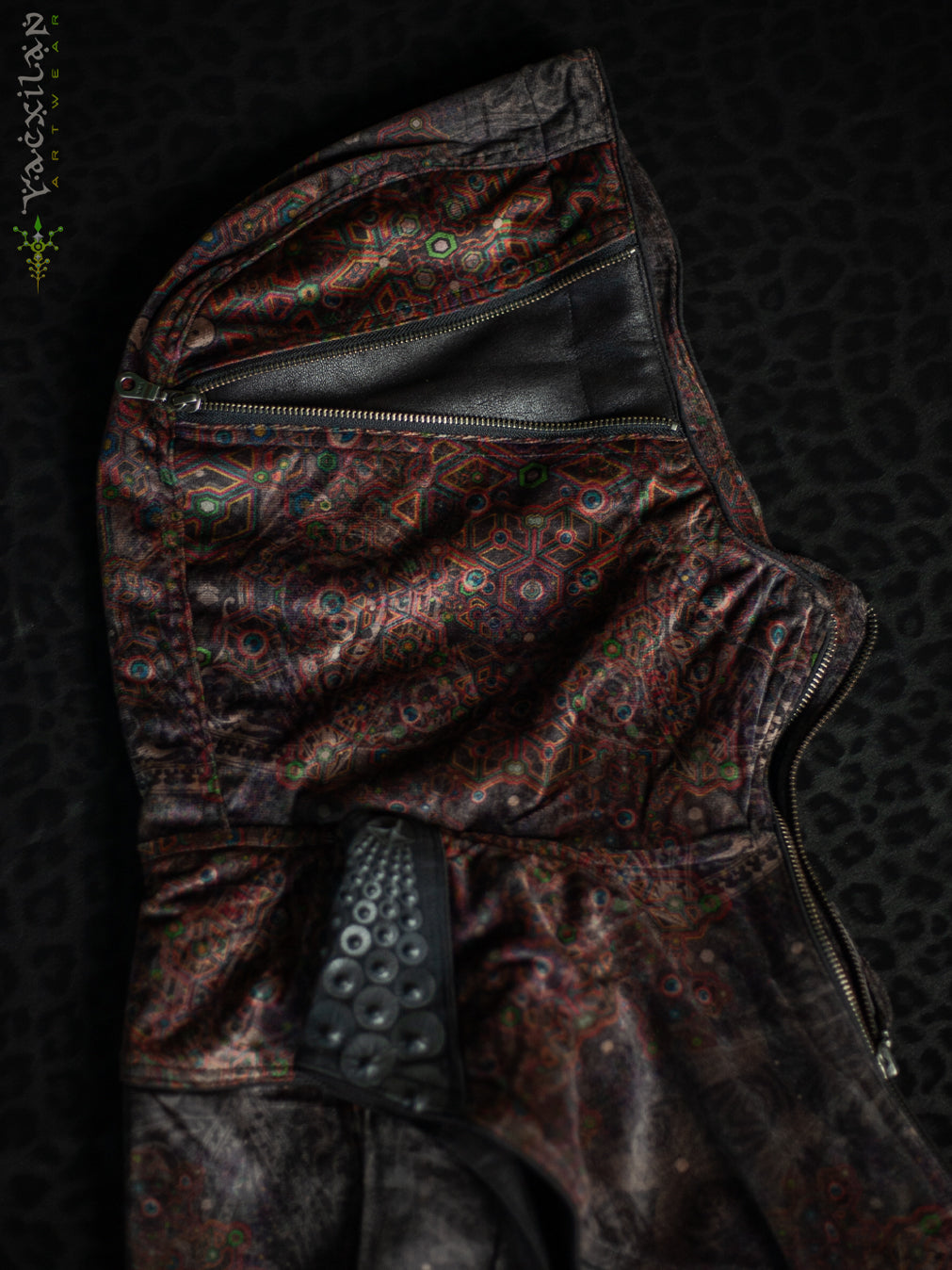 Sleeveless Jacket Men / Velvet Fawn - OWLIENS
