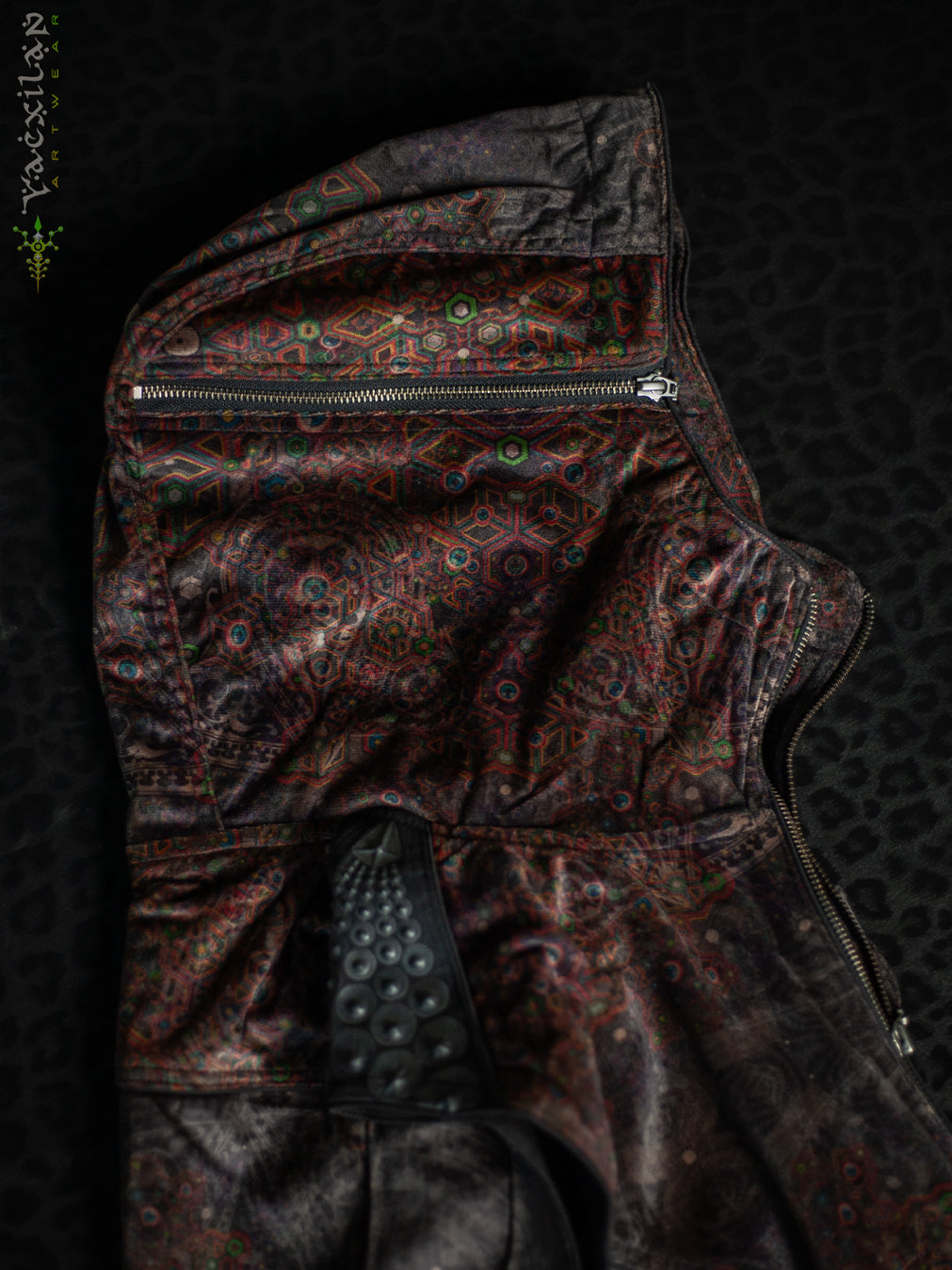 Sleeveless Jacket Men / Velvet Fawn - OWLIENS