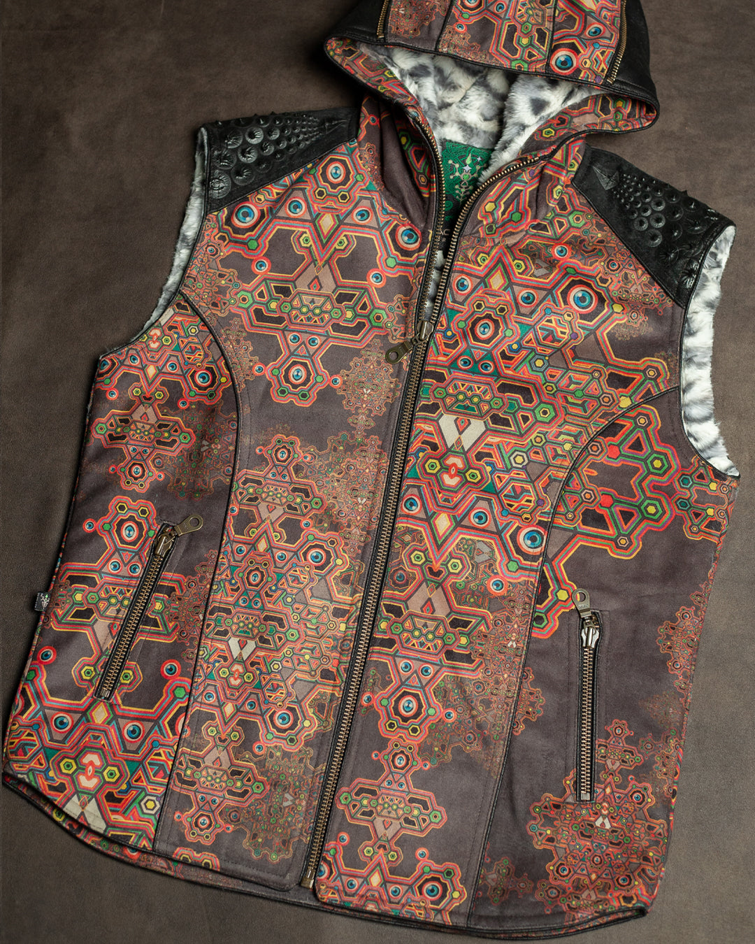 Sleeveless Jacket / Velvet Waterproof - DEMETRIO White Leopard