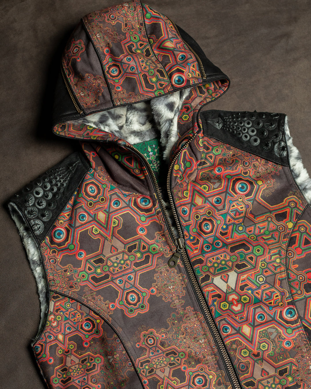 Sleeveless Jacket / Velvet Waterproof - DEMETRIO White Leopard