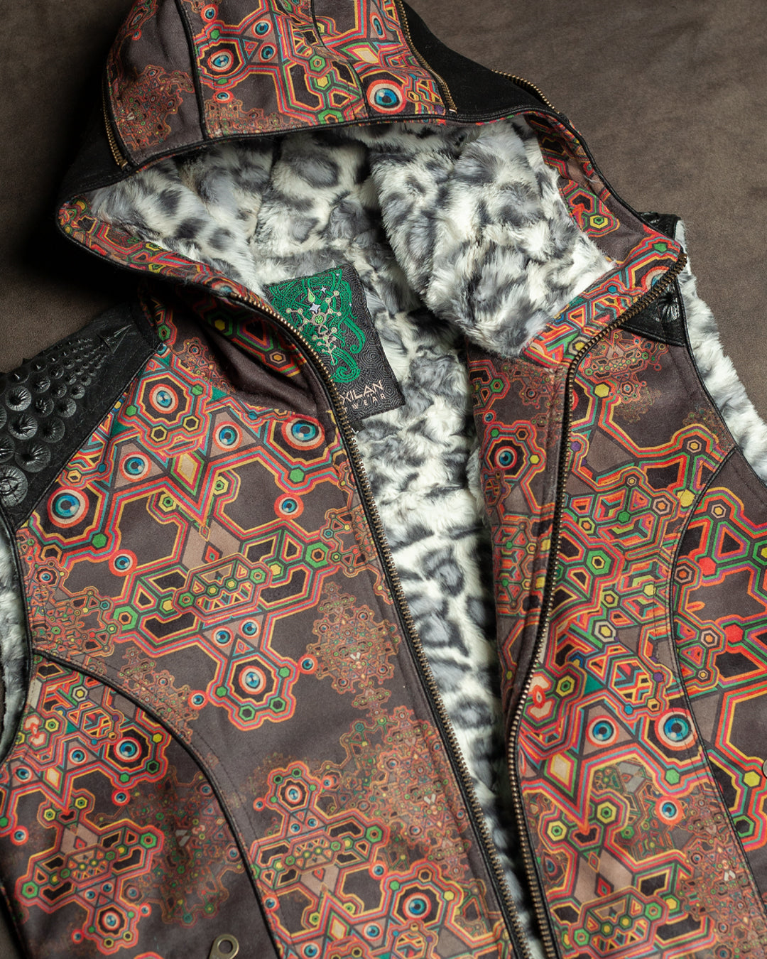 Sleeveless Jacket / Velvet Waterproof - DEMETRIO White Leopard