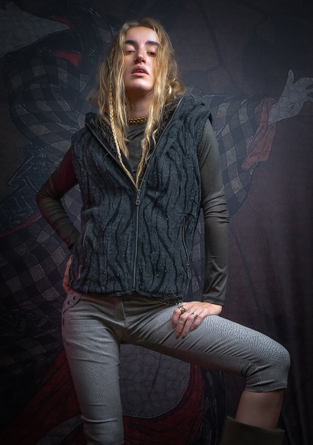 Hooded Sleeveless Jacket Woman / Japanese Jaquard and UltraPolar - DARK BAAGH