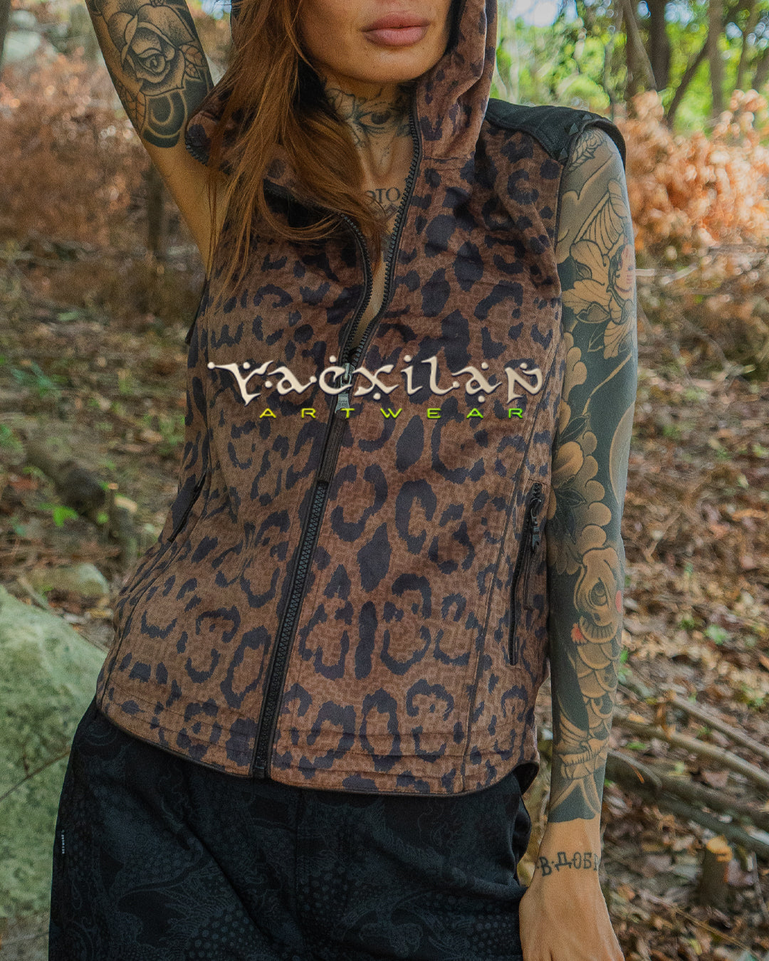 Hooded Sleeveless Jacket Woman / Velvet Fawn - LEOPARDUS