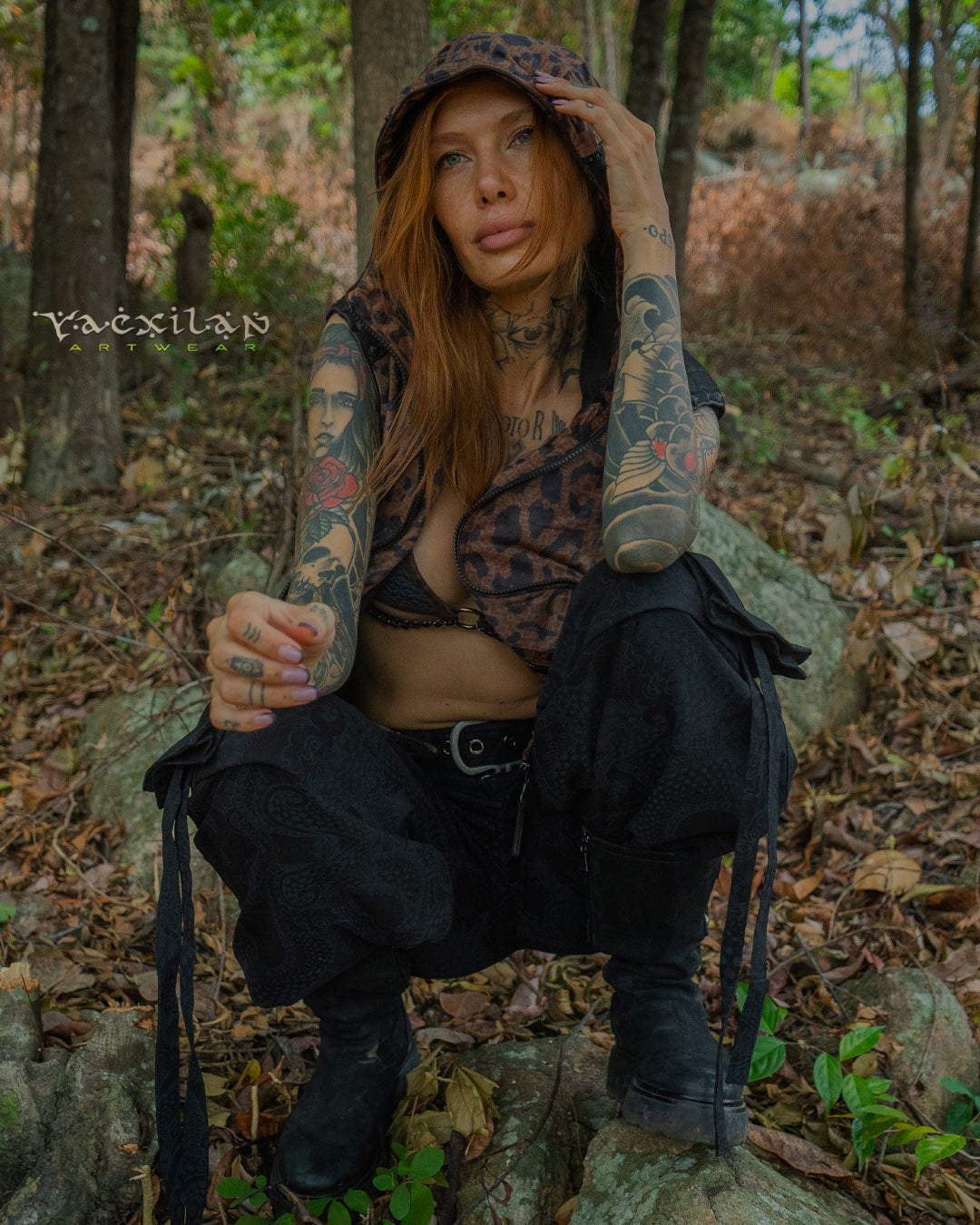 Hooded Sleeveless Jacket Woman / Velvet Fawn - LEOPARDUS