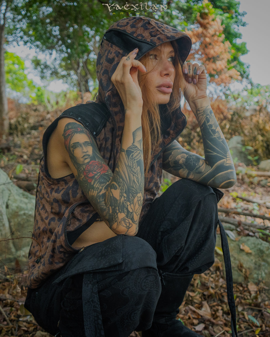 Hooded Sleeveless Jacket Woman / Velvet Fawn - LEOPARDUS