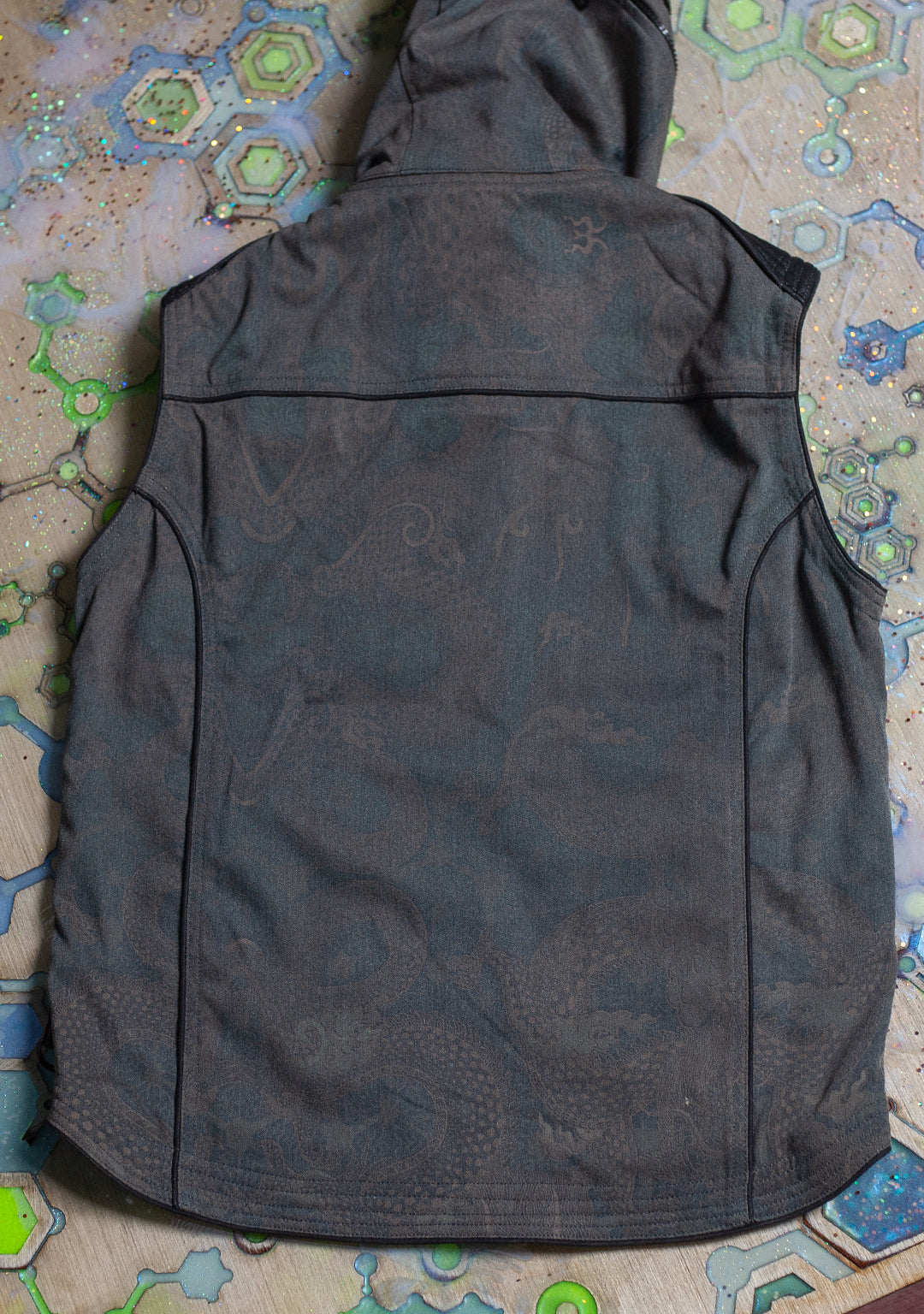 Sleeveless Hooded Jacket Men ALIEN / TR Screenprint - ASH DRAGONS