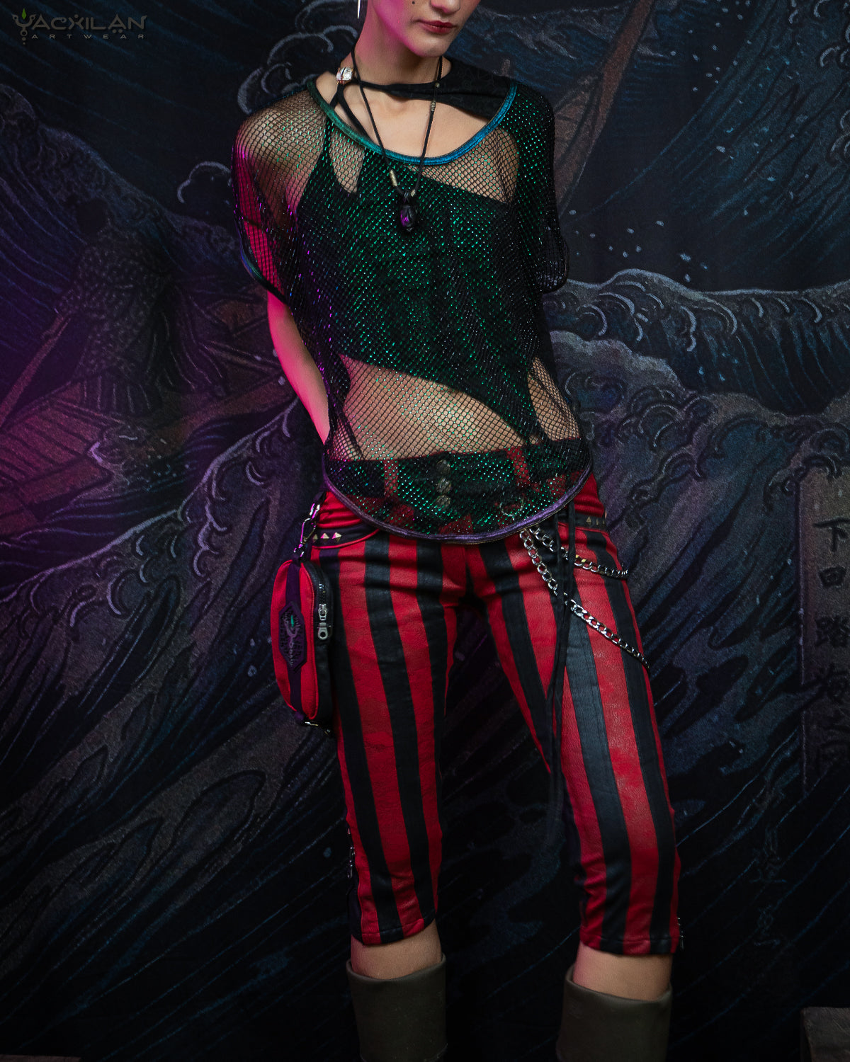Woman Wideneck Top / Rhinestone - Black EMERALD MITHRIL Cropped