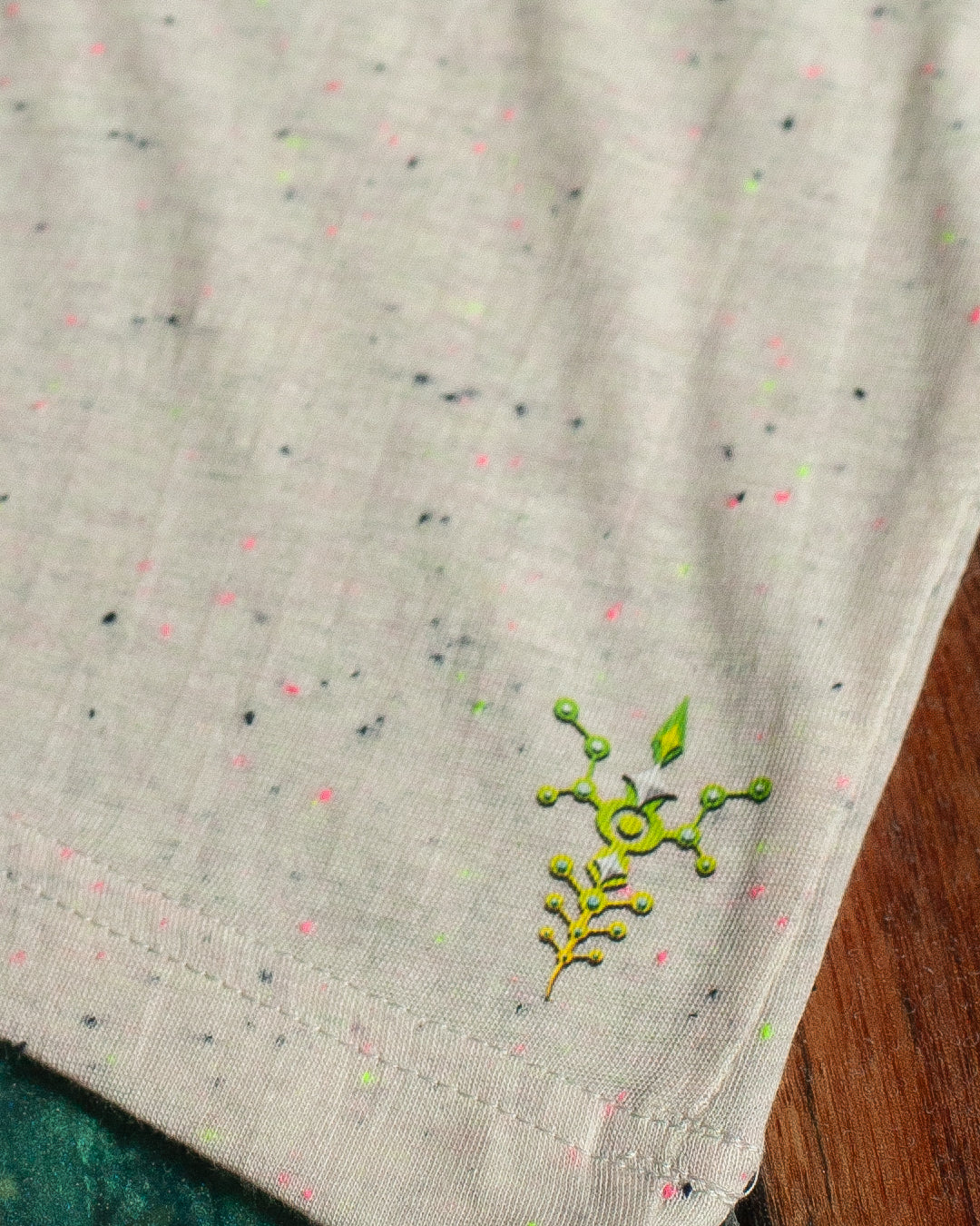 Woman T-Shirt Short Sleeve / Cotton Flouro Slub - IKARO PORTAL Glowinthedark