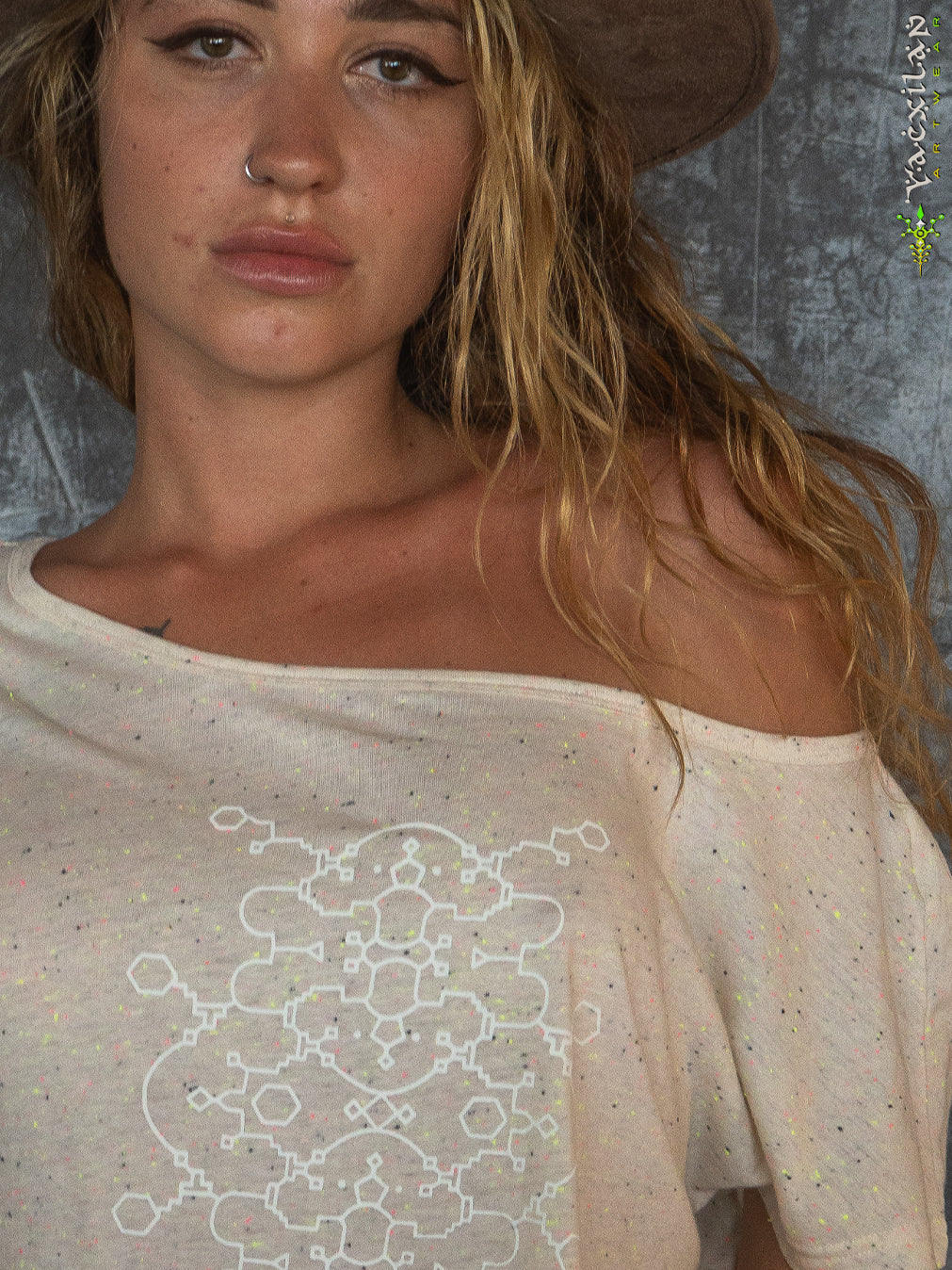 Woman T-Shirt Short Sleeve / Cotton Flouro Slub - IKARO PORTAL Glowinthedark