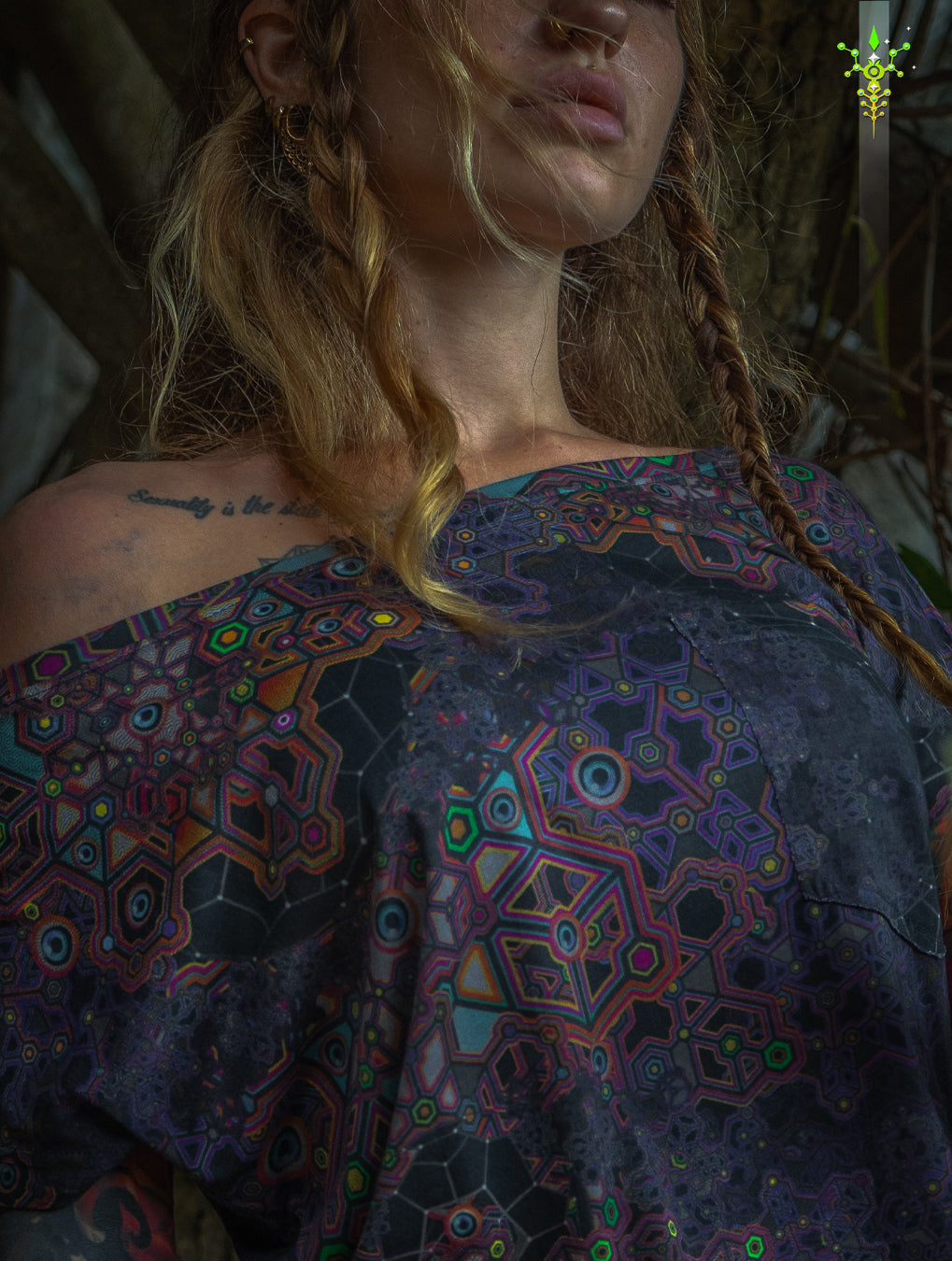 Woman T-Shirt / Supima - ASTROCORAL