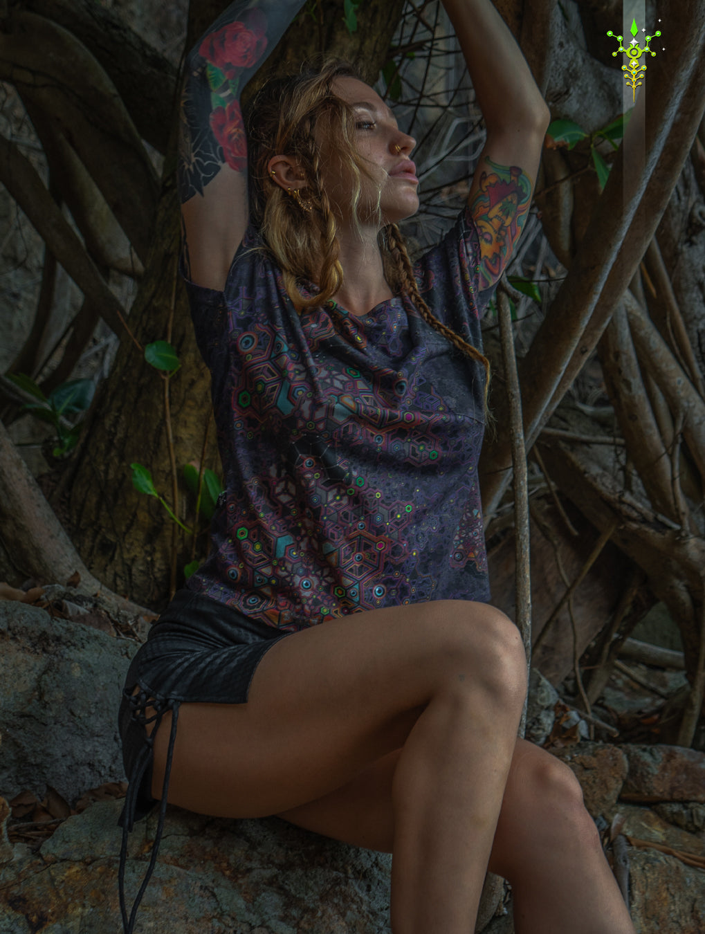 Woman T-Shirt / Supima - ASTROCORAL