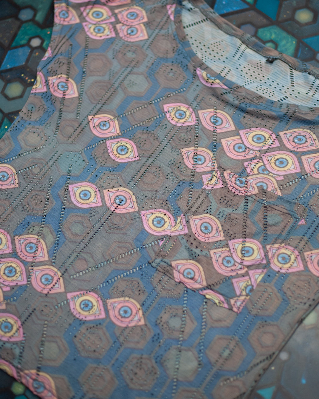 Woman T-Shirt Wideneck / Holes - SEXTIESEYEZES