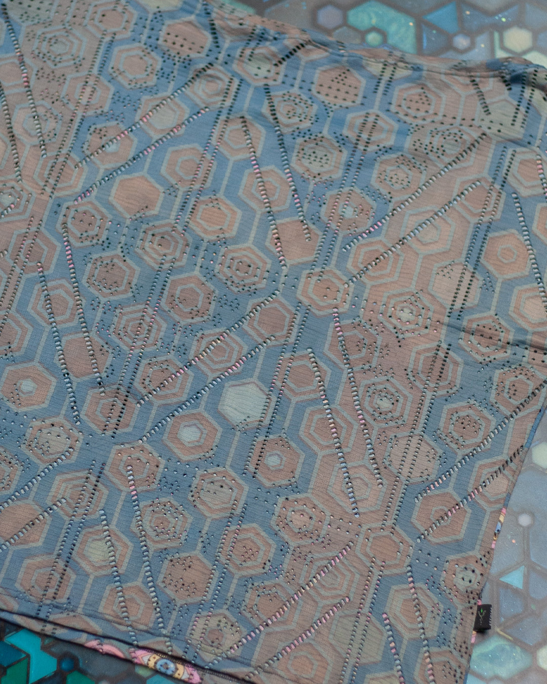 Woman T-Shirt Wideneck / Holes - SEXTIESEYEZES