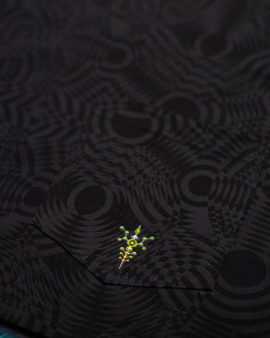 Woman T-Shirt Short Sleeve / Cotton Shinker- WIERD NOISES SHAMANS White