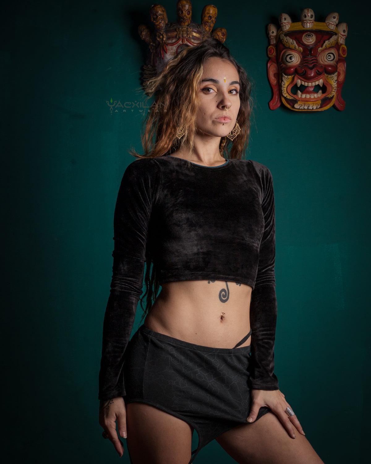 Crop-Top Woman / Longsleeve Velvet- BLACK EXTREME - Yacxilan Artwear