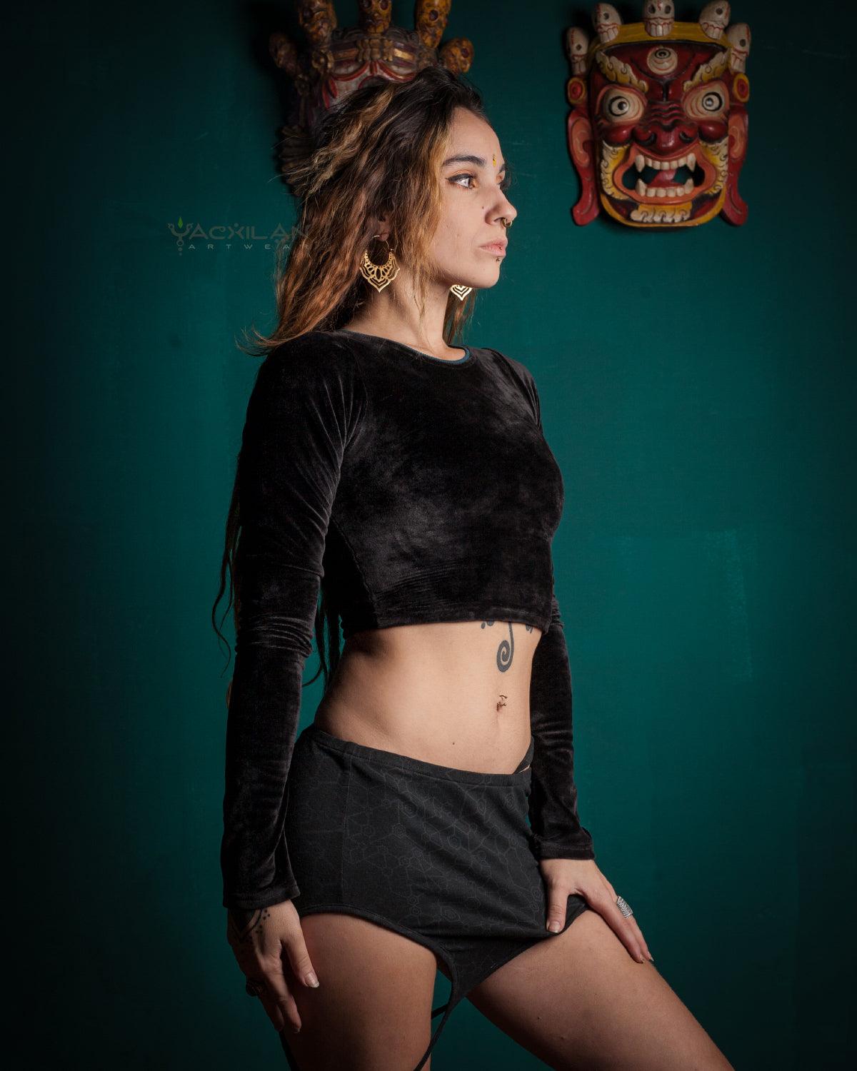 Crop-Top Woman / Longsleeve Velvet- BLACK EXTREME - Yacxilan Artwear