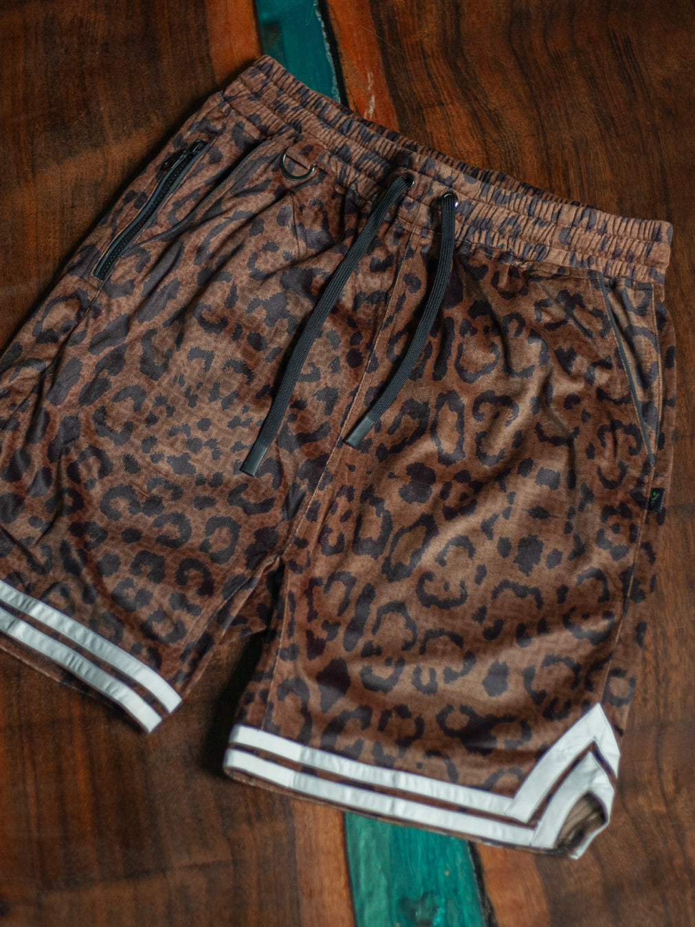 Boxing Short White Mountains Men / Velvet Fawn - LEOPARDUS