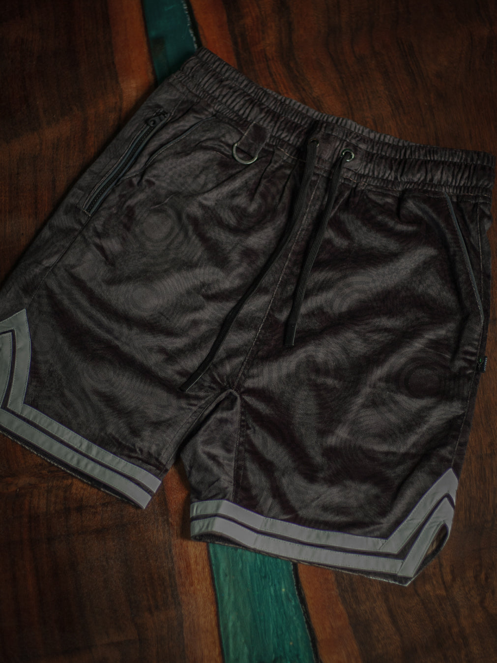 Bossking Shorts White Mountains / Velvet Fawn - WIERD NOISES