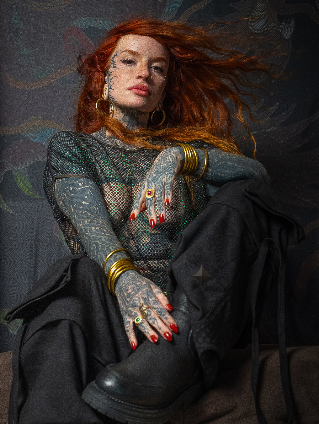 Woman Wideneck Top / Rhinestone - Black EMERALD MITHRIL Cropped