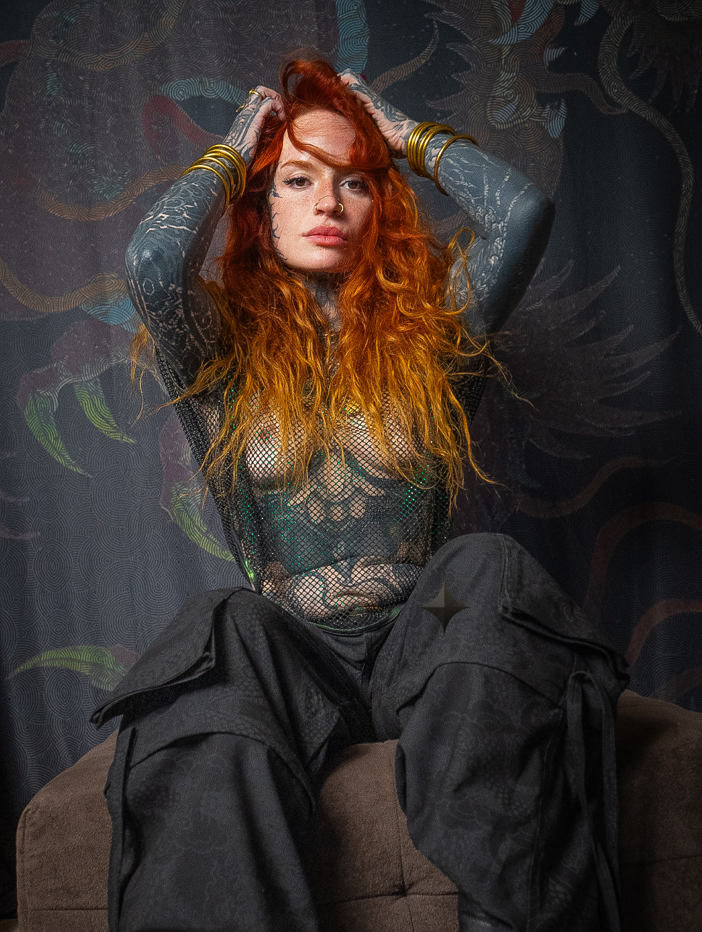 Woman Wideneck Top / Rhinestone - Black EMERALD MITHRIL Cropped