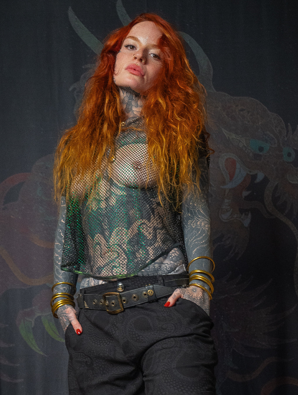 Woman Wideneck Top / Rhinestone - Black EMERALD MITHRIL Cropped