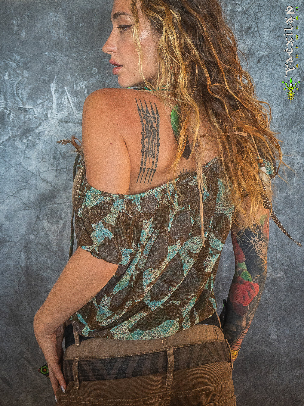 Woman Wideneck Top PIRATESSE / Uragiri - BROWN FLOWER