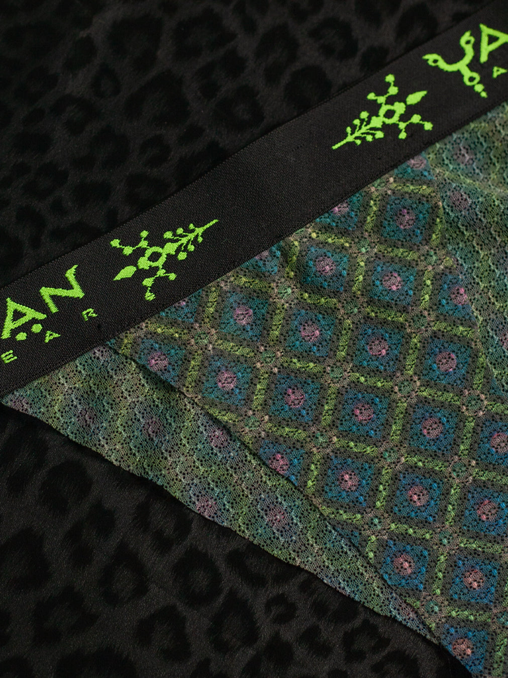 Underwear Woman / Lace - STRAWBERRY FIELDS Yacxilan Flouro